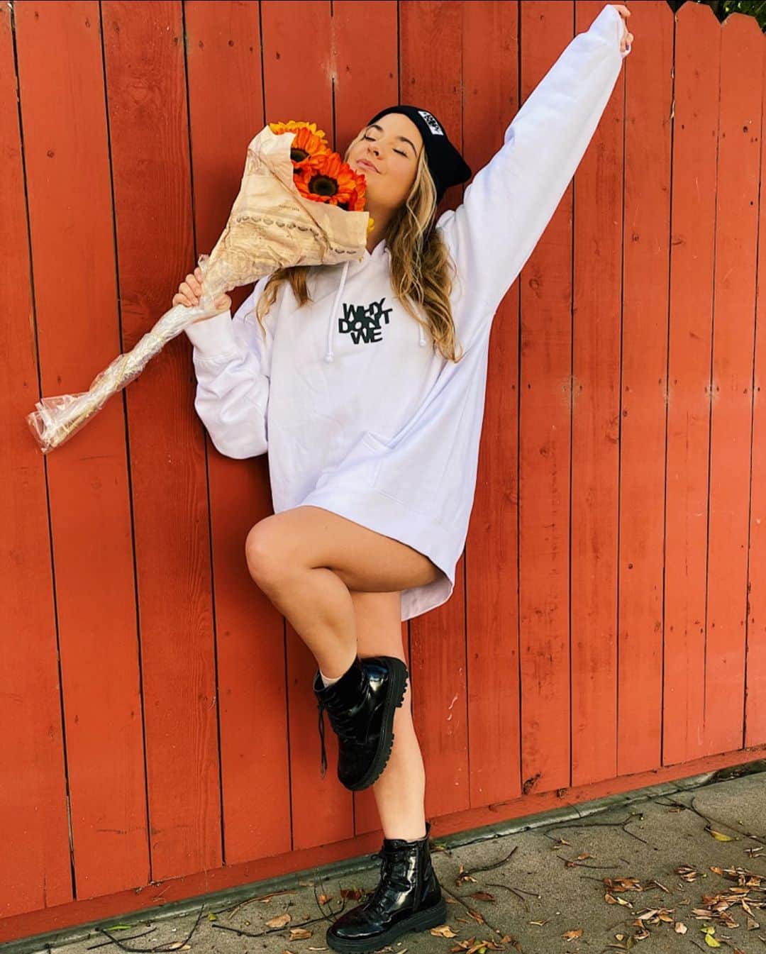 Brooke Marie Hylandのインスタグラム：「i have an infinite number of reasons that I am thankful. some reasons include: the little things, the big things, & everything in between! happy thanksgiving. ily all sm 🤍」