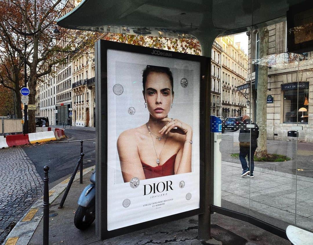 マリオ・ソレンティさんのインスタグラム写真 - (マリオ・ソレンティInstagram)「CARA  Shot for @dior Jewels 💎  Buss stop paris  @caradelevingne  #caradelevingne  #mariosorrenti」11月27日 3時50分 - mario_sorrenti