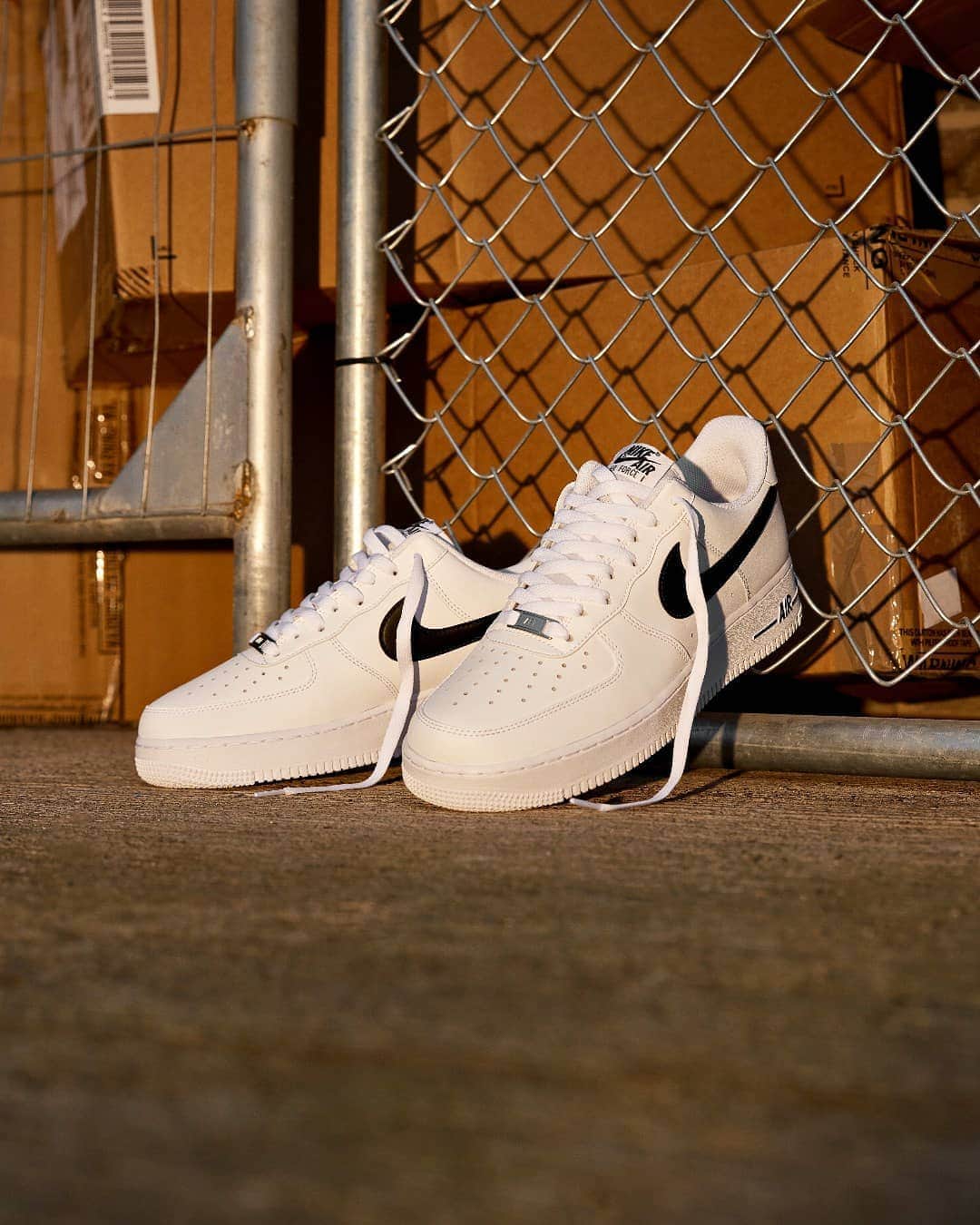 FOOTASYLUMさんのインスタグラム写真 - (FOOTASYLUMInstagram)「An essential piece of any collection. 🔥  Cop the @nikesportswear Air Force 1 '07 3 when you next shop online!  #Footasylum #Nike #AirForce1」11月27日 4時01分 - footasylum