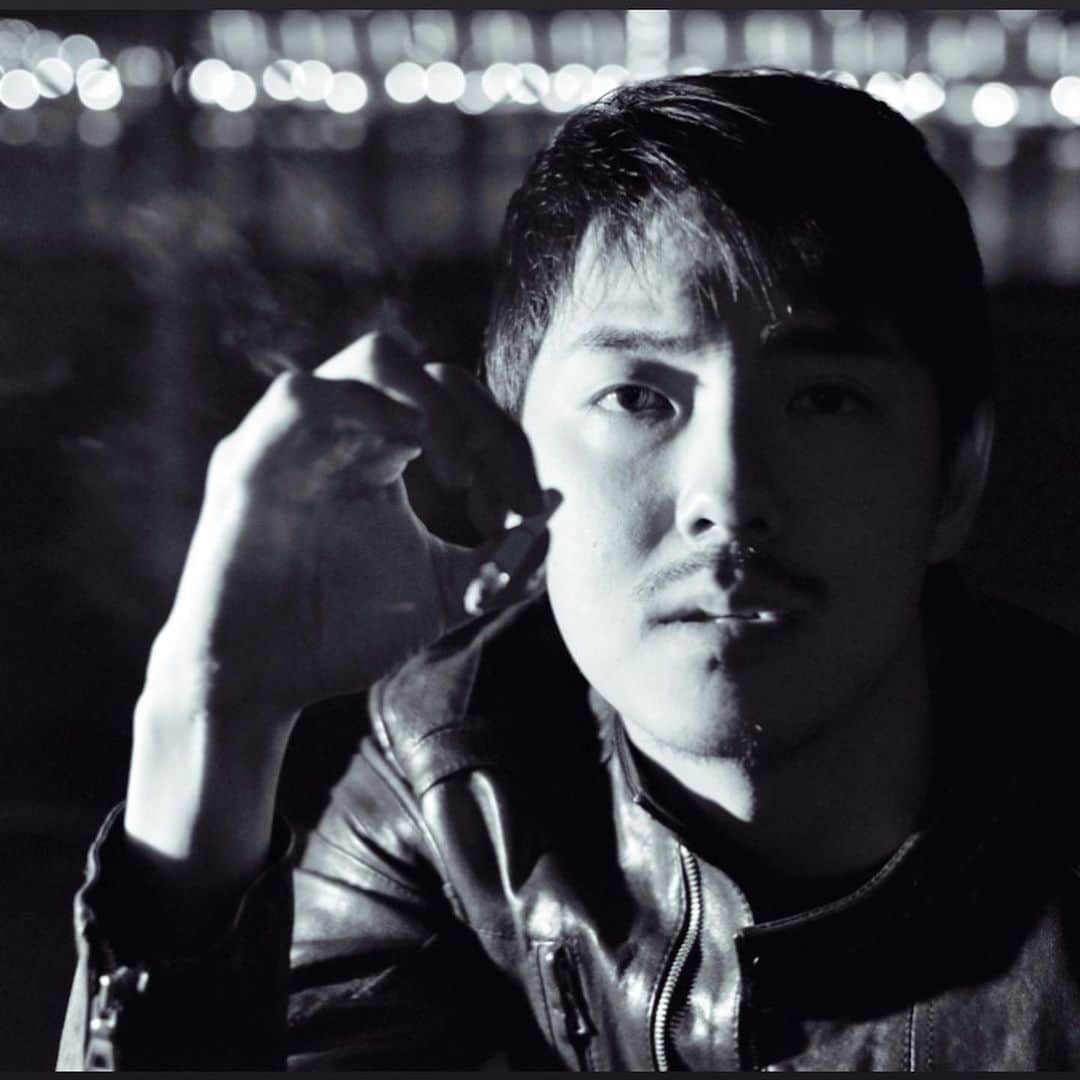 長田成哉のインスタグラム：「﻿ Photo by @yosuke_nishi_photo ﻿ ﻿ ﻿ ﻿ ﻿ ﻿ #西洋亮﻿ #西カメラマン ﻿ #煙が綺麗に写るからと﻿ #煙草﻿ #辞めた人だから﻿ #不味かった﻿」