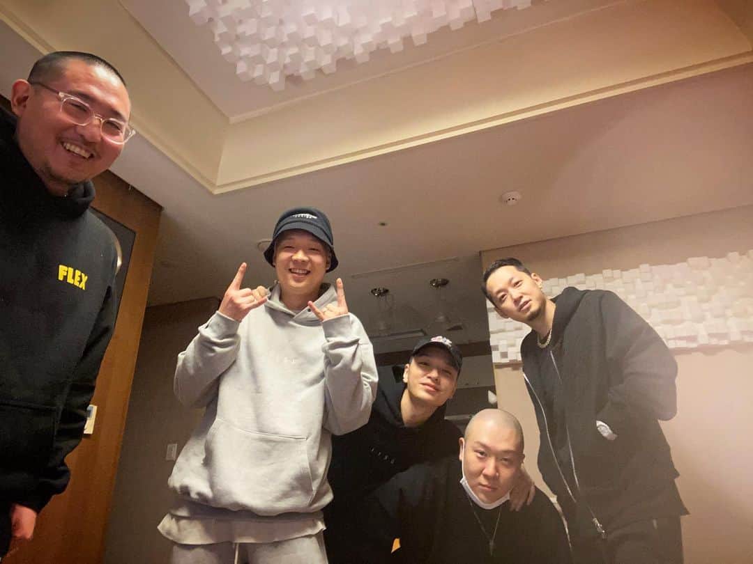 Paloaltoのインスタグラム：「다모임은 염따의 발매 될 새앨범 [살아숨셔3] 음감회를 마쳤읍니다. @daytona.ent」
