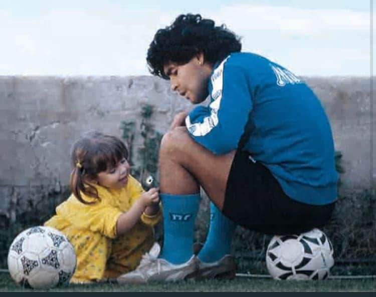 ウディ・ハレルソンのインスタグラム：「I have so many things to be grateful for on this day and among them the greatest of the great, Maradona. #ripdiego」