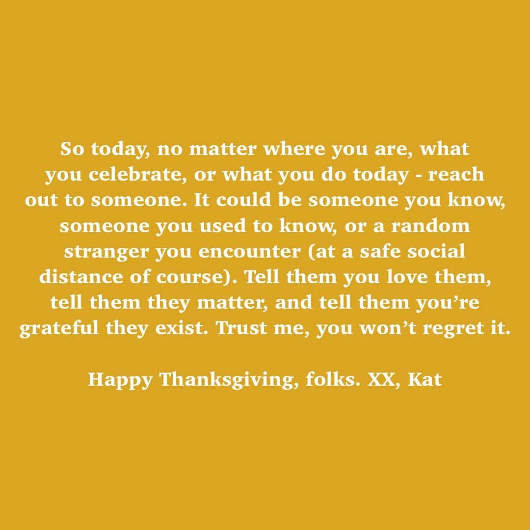 キャサリン・マクナマラさんのインスタグラム写真 - (キャサリン・マクナマラInstagram)「Taking a break from cooking to share my grateful ponderings and say Happy Thanksgiving, everyone! Eat, drink, and cranberry! #ThanksgivingDay #HappyThanksgiving 💛🦃 ⇨」11月27日 4時25分 - kat.mcnamara