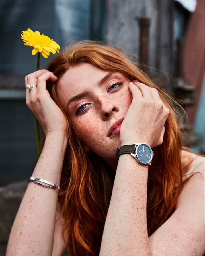 TRIWAさんのインスタグラム写真 - (TRIWAInstagram)「Our Time for Peace watches made from illegal firearms are a thoughtful gift for those special people in your life who value giving back to important causes. 15% of our profit goes back to affected society into local anti-violence projects. @humaniummetal Now on 30% off. ⠀⠀⠀⠀⠀⠀⠀⠀⠀ ⠀⠀⠀⠀⠀⠀⠀⠀⠀ #gift #christmas #blackfriday #blackweek #cyberweek #ethical #ethicalgift #giveback #stopgunviolence #timeforpeace #timeforchange」11月27日 4時30分 - triwa