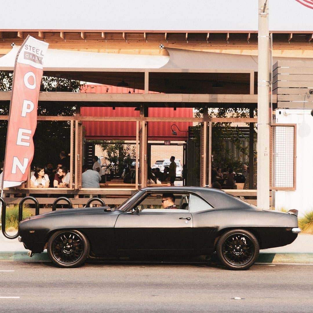 Classics Dailyさんのインスタグラム写真 - (Classics DailyInstagram)「#ClassicsFeature _____ The iconic lines of a 1969 Chevrolet Camaro.  _____ #classiccar #musclecar #hotrod #protouring #prostreet #restomod #classicsdaily #streetrod #streetcar #customcar #hotrods #streetrods #chevrolet #camaro #69camaro #protouringcamaro」11月27日 5時01分 - classicsdaily