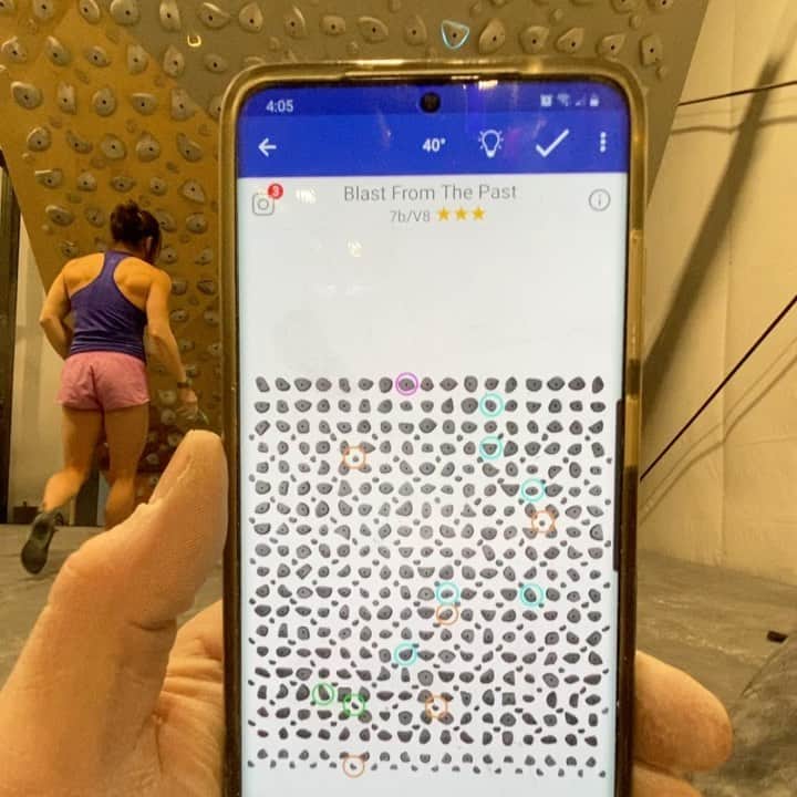 アレックス・パッチシオのインスタグラム：「A little pre 🦃 day climb at @g1climbing !  @robinoleary and I had a fun sesh trying to flash boulders on the @kilterboard ! 💪🏻❤️  . Fun short power sesh! 😄 Now ready for the feast!!!  . @scarpana @organicclimbing @frictionlabs @evn_cbd @robinoleary @kilterboard」