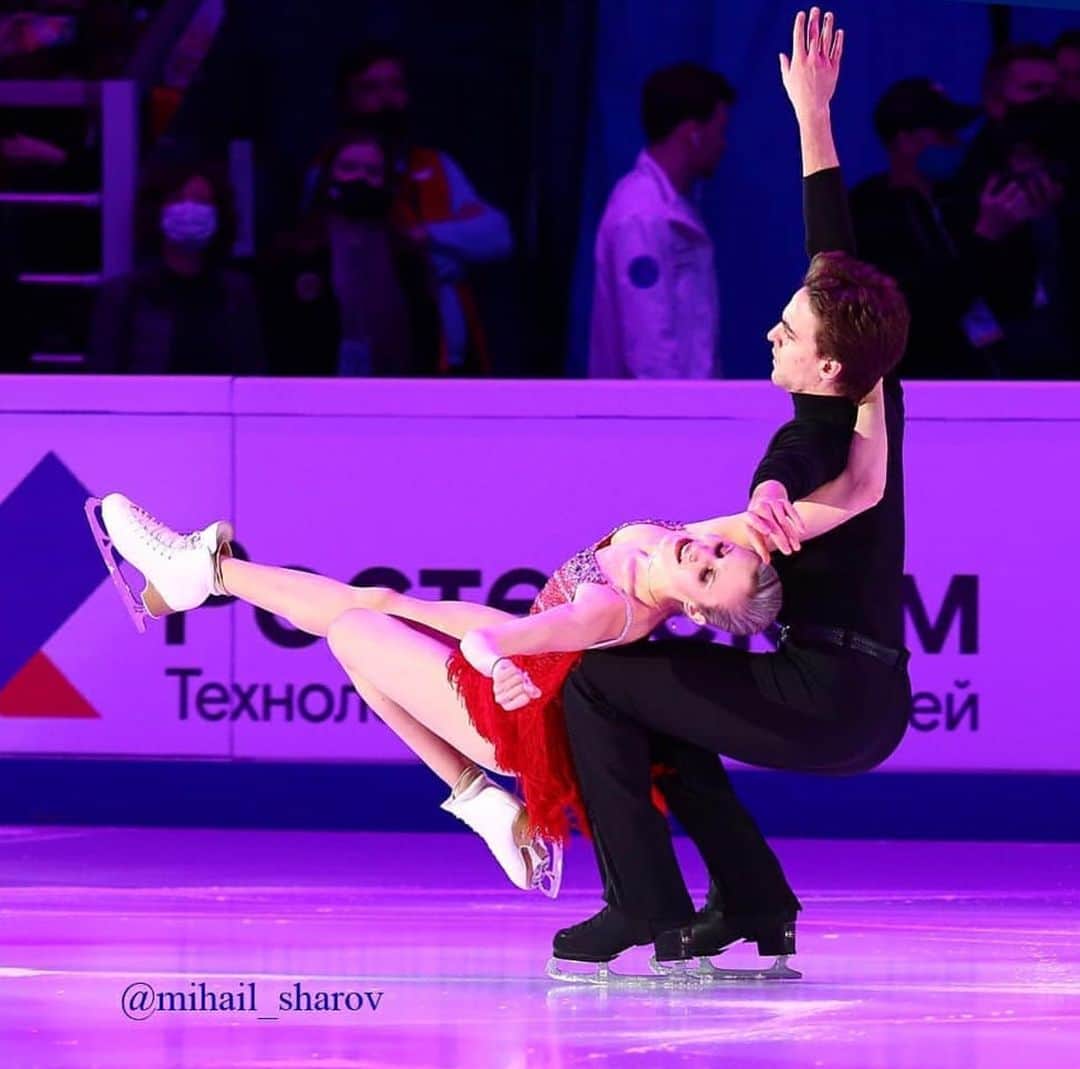アンナ・ヤノフスカヤさんのインスタグラム写真 - (アンナ・ヤノフスカヤInstagram)「#rostelecomcup2020  That was a pleasure to skate here!❤️ Спасибо @mihail_sharov за прекрасные фото! #moscow #figureskating #icedance #teamhungary #🇭🇺」11月27日 5時25分 - annayanovskay