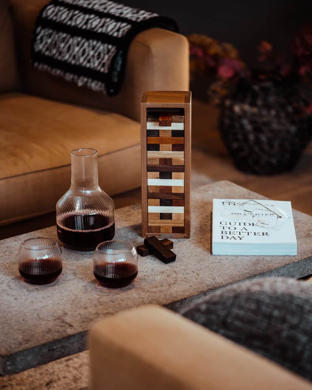 のインスタグラム：「Thanksgiving festivities may have been scaled back this year, we'll be doing much of the same — cooking, eating and pairing a board game or two with (another) bottle of wine. How will you be celebrating today? #MRPORTERLittleLuxuries」