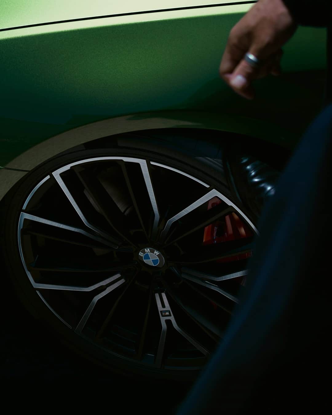 BMWのインスタグラム：「Business in style. The BMW 5 Series Sedan in BMW Individual Verde Ermes, and the M light-alloy wheels Y-spoke 846 M.」