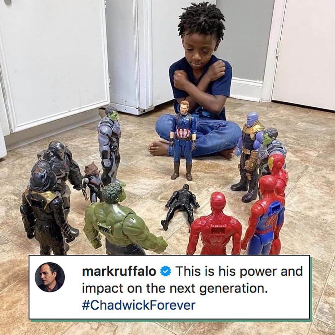 E! Onlineさんのインスタグラム写真 - (E! OnlineInstagram)「We're #ThankfulFor the legacy Chadwick Boseman left us with. We're thankful for his art, his strength, and his impact on the next generation. (📷: St. Judes/Marvel/Shutterstock)」11月27日 6時01分 - enews