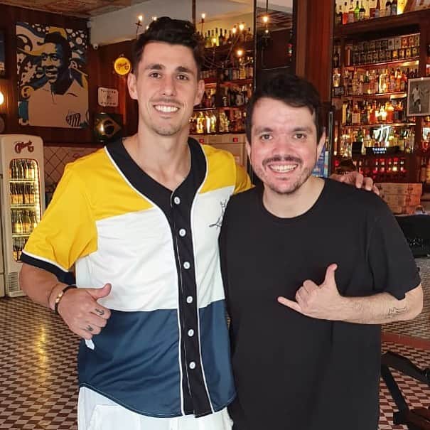 ダニーロ・フェルナンド・アベラールのインスタグラム：「Resenha boa demais com o melhor @gaules e @desimpedidos ! A tribo cresce, faz meme e da risada ! Haha tmj」