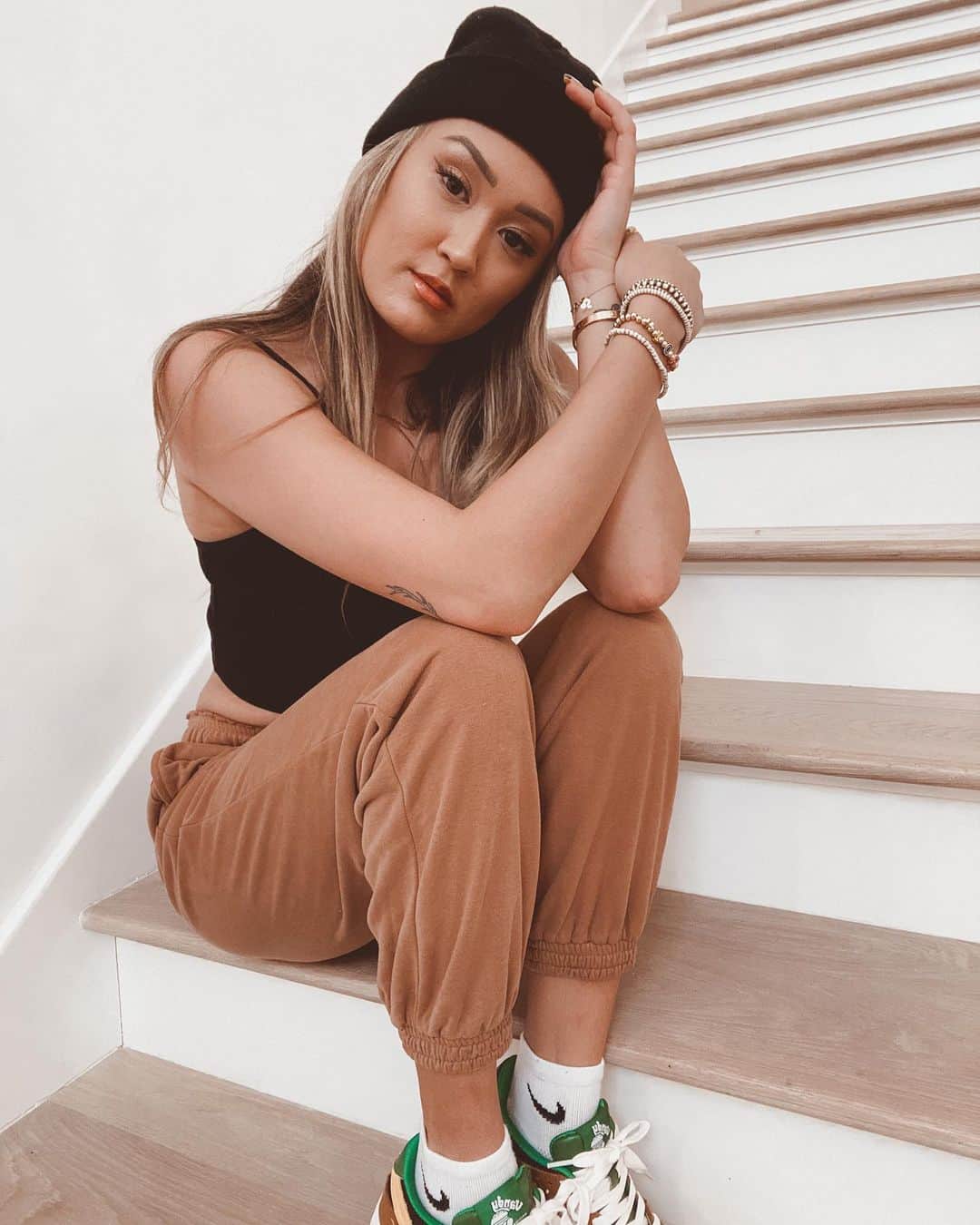 Lauren Riihimakiのインスタグラム：「2020 was mapped out to be a pretty lively year, jam packed full of travel and career changes.... and then covid happened. This pandemic has truly given me a renewed perspective on how grateful I am for all of the good in my life. . So thank you all for being a monumental part of the “good”, and thank you for skipping the big thanksgiving gatherings and holiday travel this year so we can move towards a healthier 2021. Cheese over, I love you and am grateful for you 🥰」