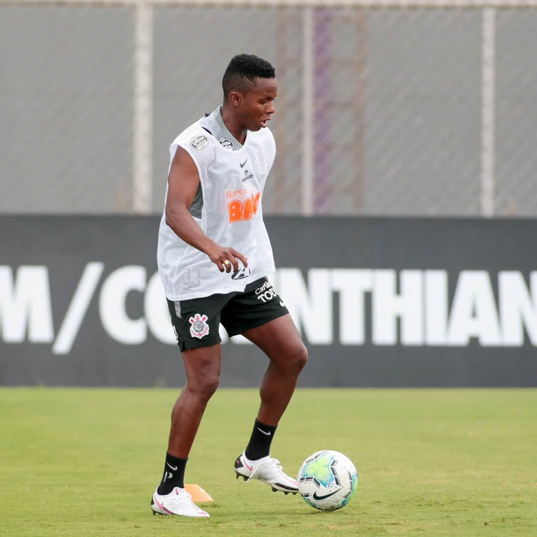 コリンチャンスさんのインスタグラム写真 - (コリンチャンスInstagram)「A preparação para o @Brasileirao continua! 💪🏿🖤⠀ ⠀ 📸 Rodrigo Coca/Agência Corinthians⠀ ⠀ #VaiCorinthians #BMG #Nike #EstrellaGalicia #CorinthiansEPositivo #Matrix #Midea #Poty #Serasa #Orthopride #CartãodeTodosCorinthians #AleCombustíveis #DoTerra #Hapvida #GaleraBET」11月27日 6時30分 - corinthians