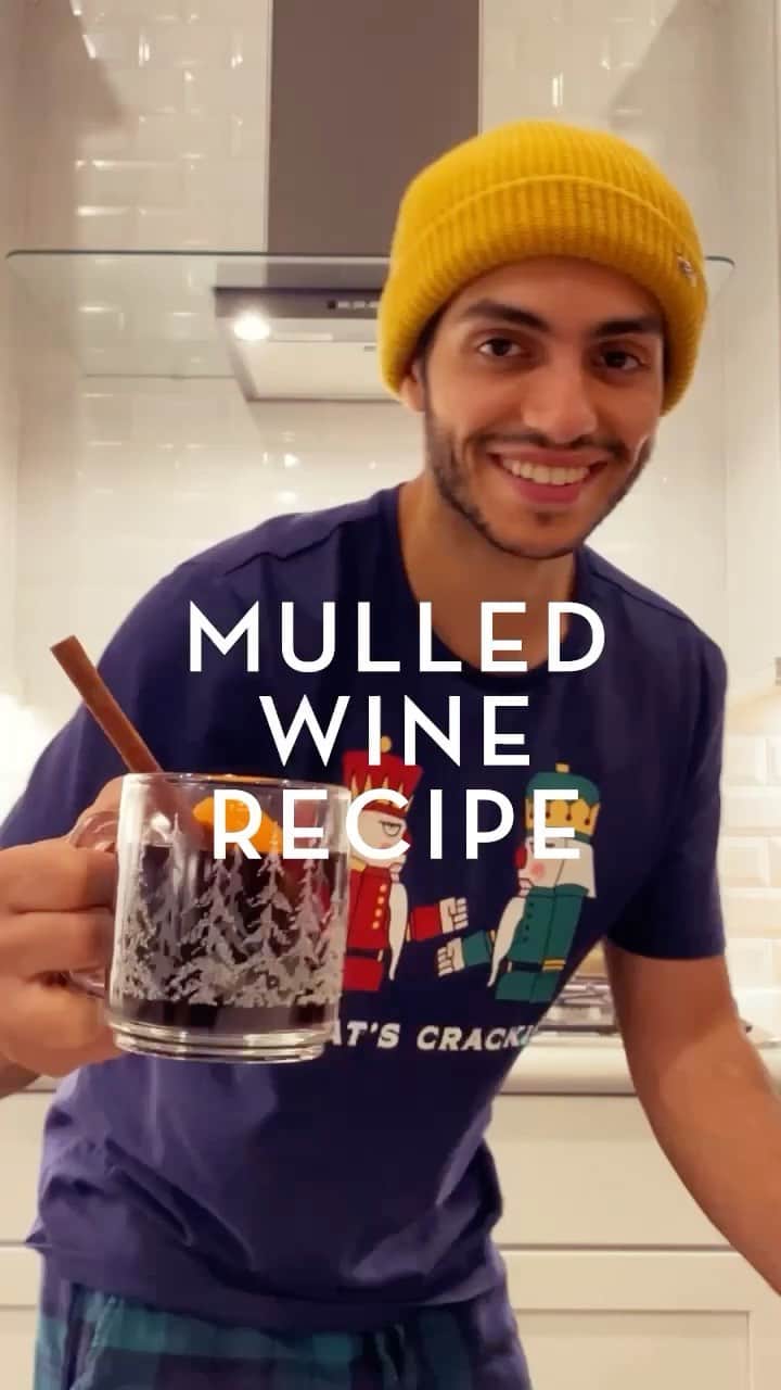 メナ・マスードのインスタグラム：「What’s your favorite holiday drink? Comment below! #thanksgiving #holidays #mulled」
