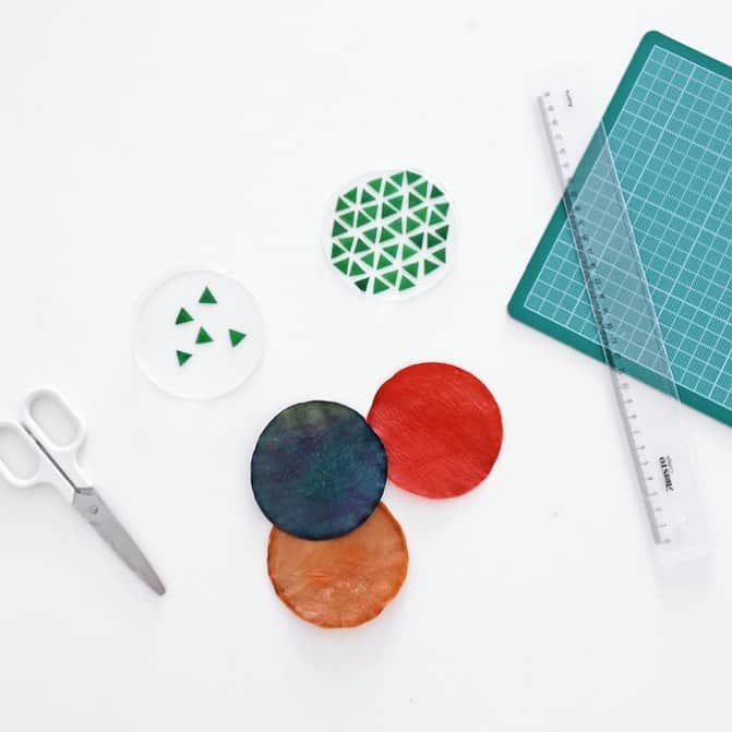 のインスタグラム：「Biomaterial processing🧫✨ #bioart #biotech #biodesign #biotechnology #biology #chemistry #biolab #biomaterials #art #design #science #materialscience #bacterialcellulose」