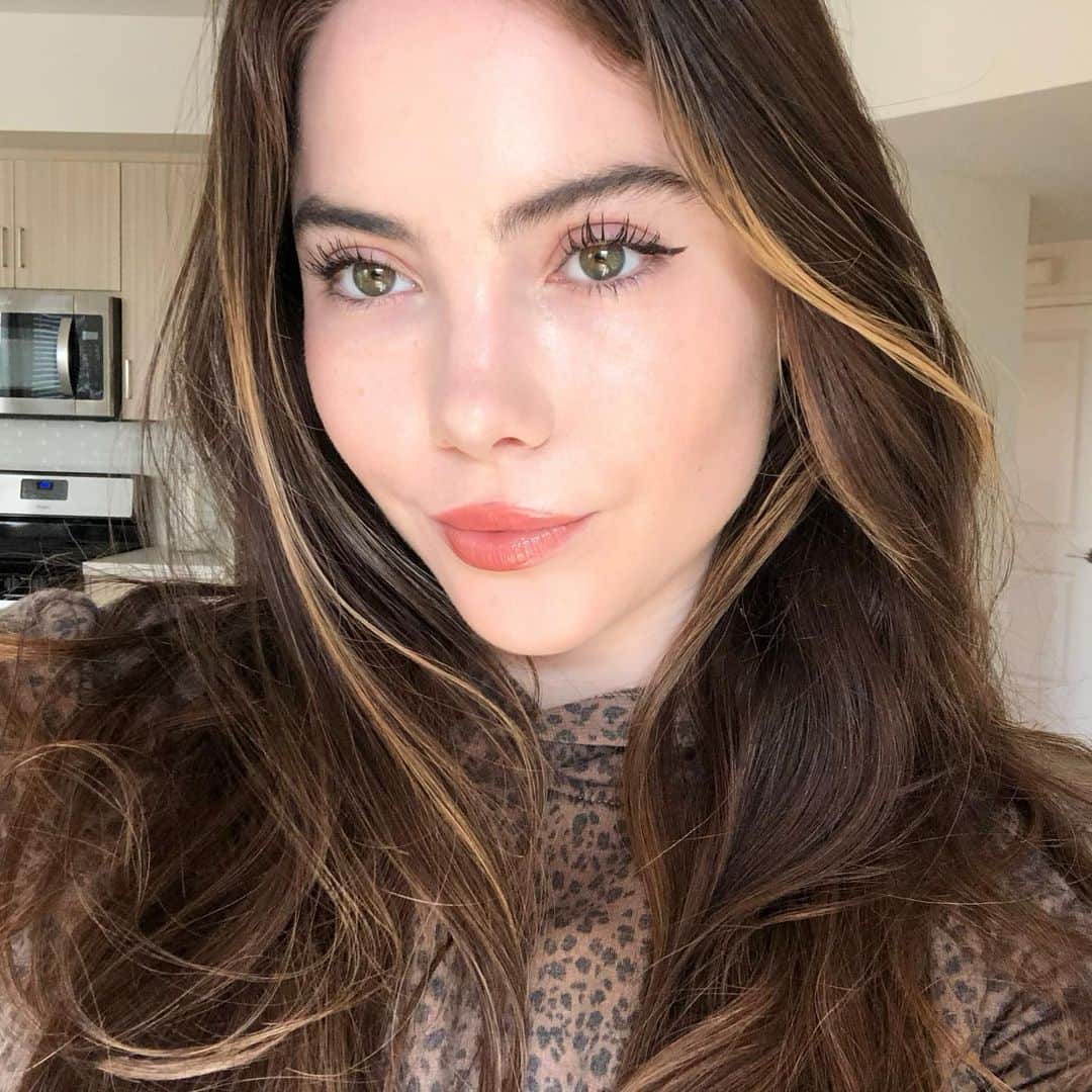 マッケイラ・マロニーさんのインスタグラム写真 - (マッケイラ・マロニーInstagram)「Happy Thanksgiving! 🥰🍁🍽🦃 Love you」11月27日 7時23分 - mckaylamaroney