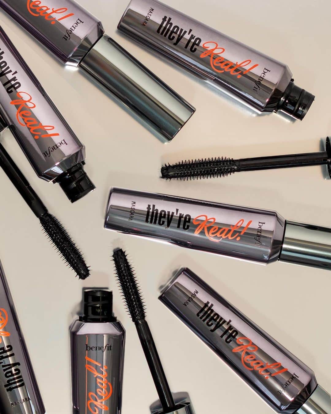 Benefit Cosmeticsさんのインスタグラム写真 - (Benefit CosmeticsInstagram)「It’s the REAL deal 🥳 — our bestselling #theyrereal! mascara is available for ONLY $10 (usually $25) exclusively at @macys through 11/28! #macyslove #benefit」11月27日 7時39分 - benefitcosmetics