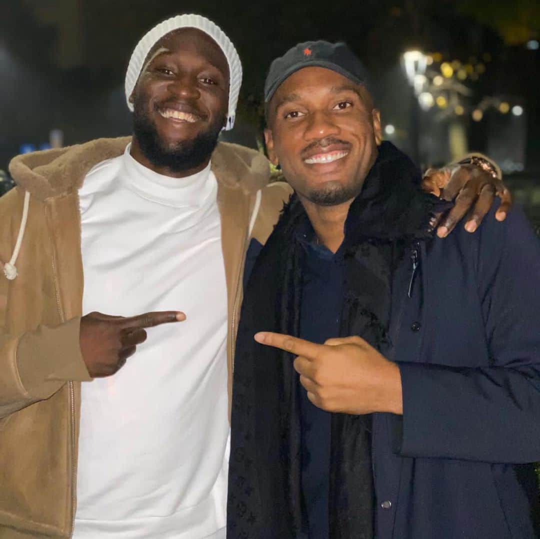 ディディエ・ドログバのインスタグラム：「Proud of the MAN you became @romelulukaku @djintchou  Blessings and love to you Bro♥️」