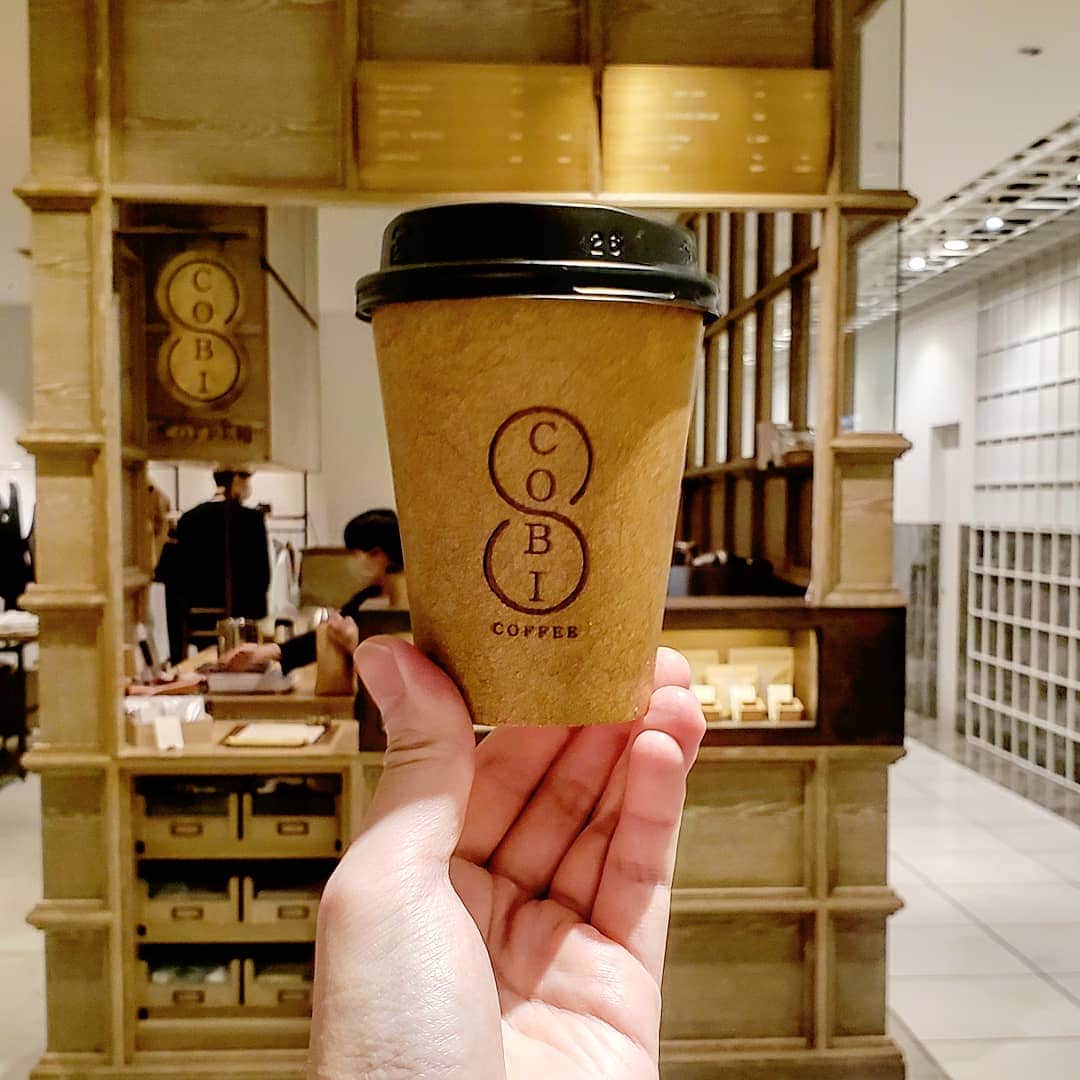 CAFE-STAGRAMMERさんのインスタグラム写真 - (CAFE-STAGRAMMERInstagram)「If you could get me a take away coffee on your way, that would be great.  もういくつ寝て起きると、お正月♪ #新宿 #カフェ #コーヒースタンド #☕ #cafe #coffeestand #shinjuku #tokyocafe #cafetyo #新宿カフェ #新宿newoman #newoman新宿 #cobicoffee #cobicoffeebox #コビコーヒー #コビコーヒーボックス」11月27日 7時52分 - cafetyo