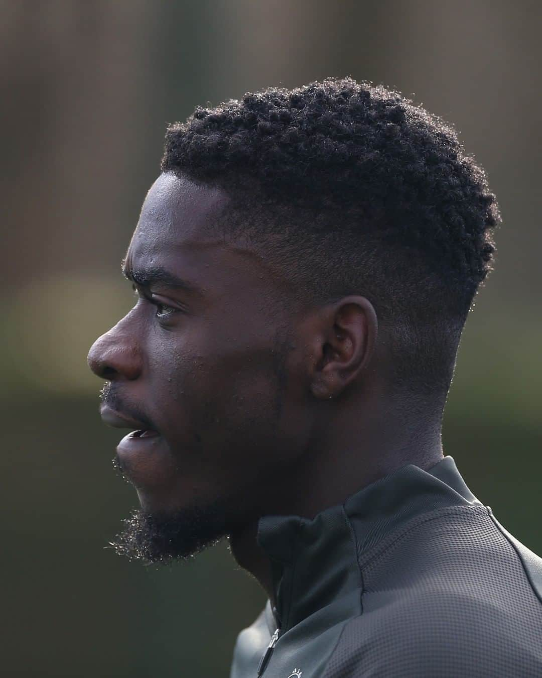 マンチェスター・ユナイテッドさんのインスタグラム写真 - (マンチェスター・ユナイテッドInstagram)「Thinkin' about ⚽️ #MUFC #Tuanzebe #PremierLeague」11月27日 8時00分 - manchesterunited