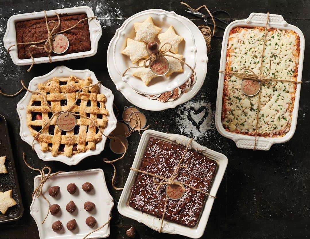 Saks Fifth Avenueのインスタグラム：「SAKS AT HOME: Gobble your way through the holiday and feast your eyes on @juliskaofficial’s must-have serving dishes. #SaksHoliday」