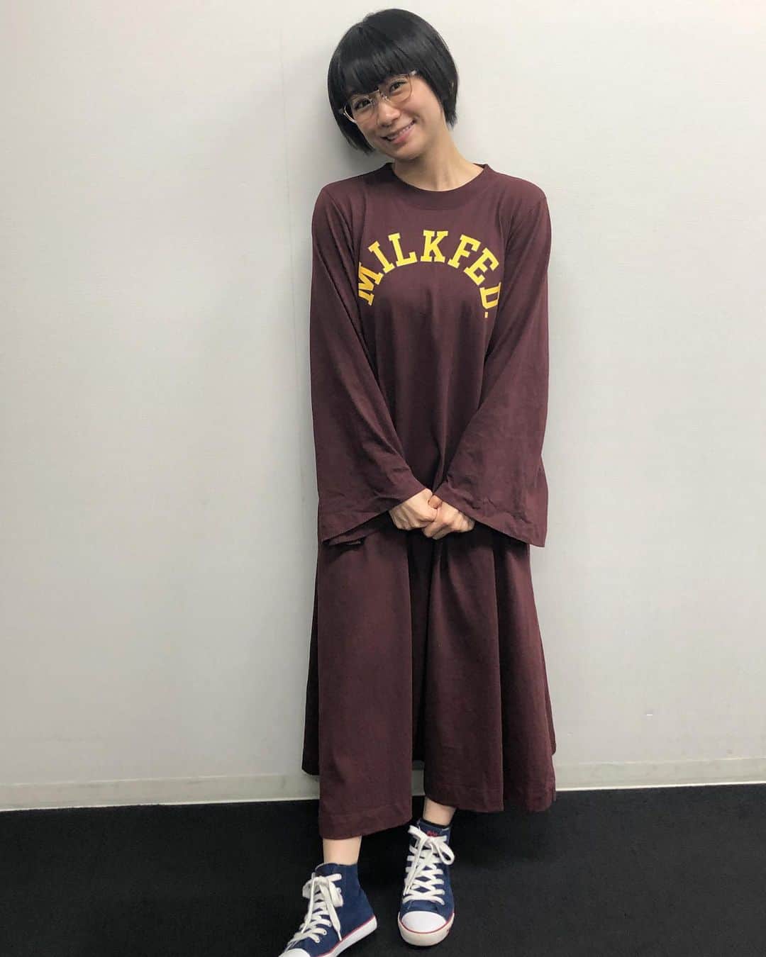 のインスタグラム：「取材受けてきました★ ・ デビュー当時の話から、防災の話、トレーニングの話、ブラジャーの話までw ・ 使えない話ばかりしちゃったから、どう編集してくださるのか… 楽しみにしててねー☆ ・ swipe→2 爆笑してしまって、くしゃ顔。 ・ #時東ぁみ #取材 #インタビュー #interview #雑誌 #デビュー #防災 #トレーニング #ブラジャー #色んな話 #使えない話 #編集 #期待 w #笑顔 #爆笑 #くしゃ顔  #衣装 #ワンピース #onepiece #milkfed #ミルクフェド #スニーカー #sneaker #poloralphlauren #polo #メガネ #glasses #steady」