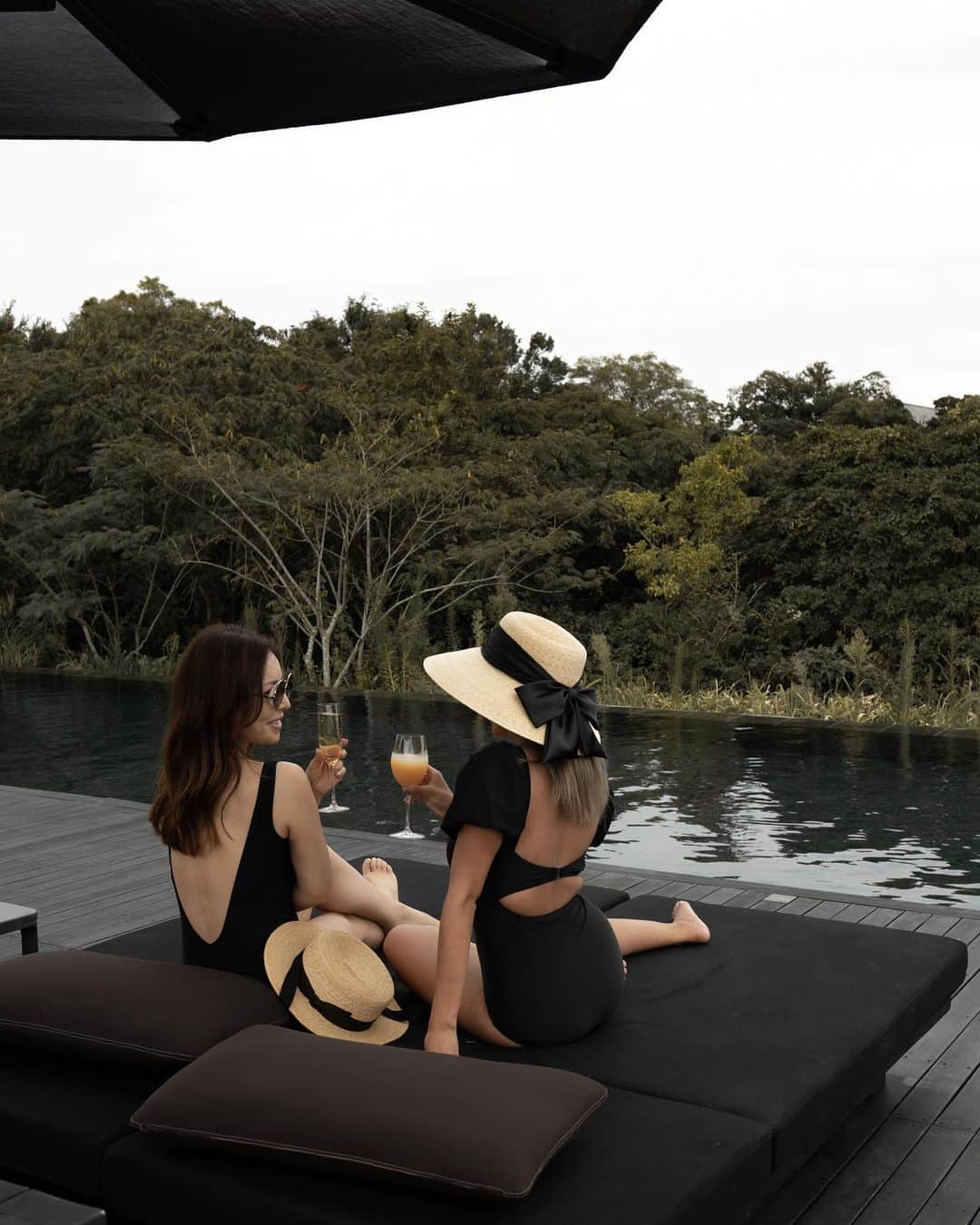 島野ミキのインスタグラム：「・ ・ 📍Amanemu ずっと泊まりたかったアマネム。 想像以上に良かったしプールが最高でした。 #高いだけの価値がある ・ ・ #amanemu#アマネム#プール#pool#aman#Japan#goto#gotoキャンペーン#Bikini#girls #fivestar#ホテル#hotel#travel#traveler#ホテルステイ#国内旅行#日本#Japan#国内旅行好きな人と繋がりたい#hoteltour#旅行#旅行好き#旅行好きな人と繋がりたい#女子旅#lifestyle #おこもりステイ#Hotel#ホテル#ホテルステイ#Hotelstay#ホテルホッピング」