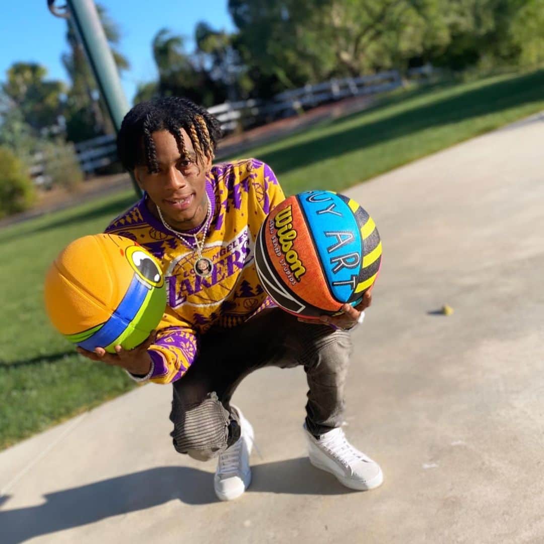 のインスタグラム：「Happy thanksgiving 🦃 Let’s ball 🏀 ❗️」