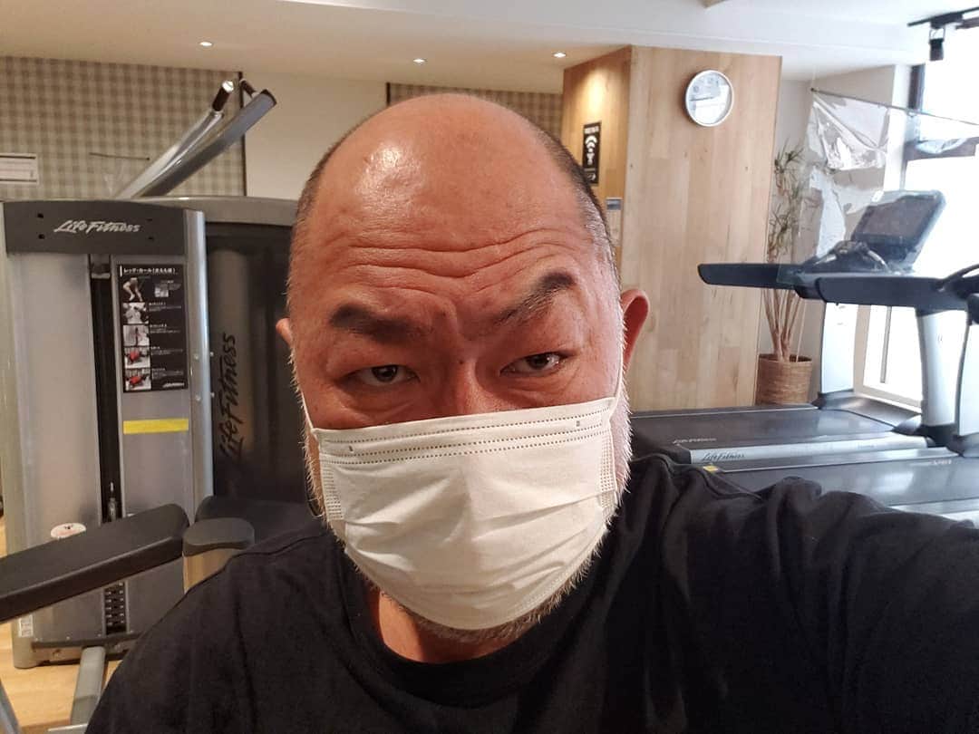 高岩竜一さんのインスタグラム写真 - (高岩竜一Instagram)「このガンガンに冷えたハイボールを飲むために、今日もトレーニングを頑張ろう😤💪🍻  #iDENサービス」11月27日 8時47分 - takaiwa_t
