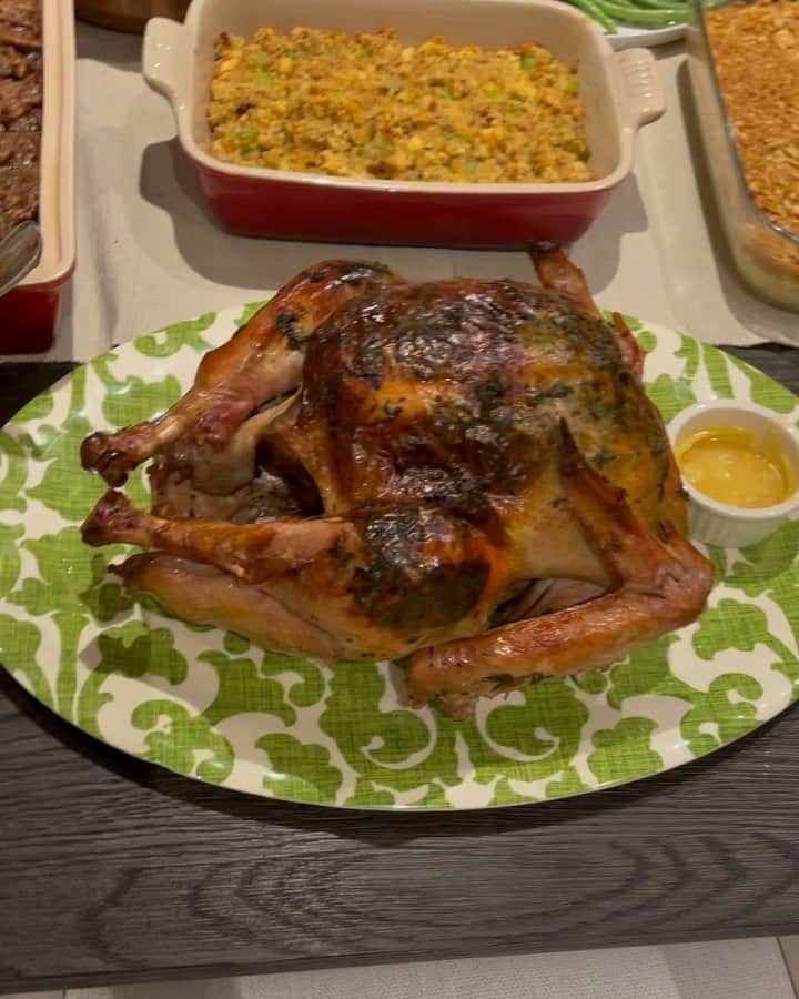 のインスタグラム：「Happy thanksgiving to all 🦃🍽🍁 ( yes I cooked everything) 🤤」