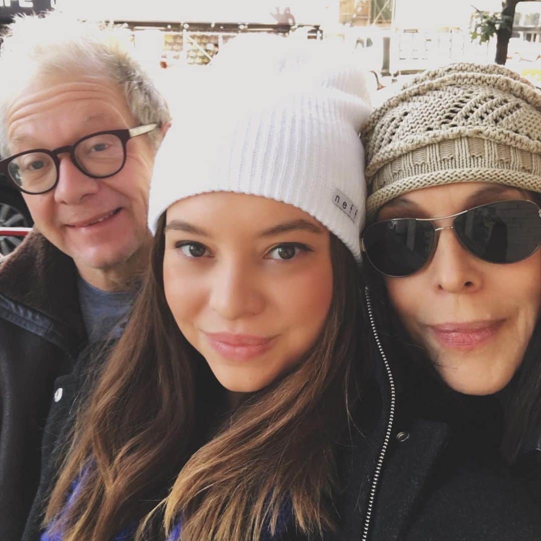 ジェフ・ペリーのインスタグラム：「#Thankful for my girls + #ZoePerry not pictured! #TBT NYC in the Fall 🧡🍁」