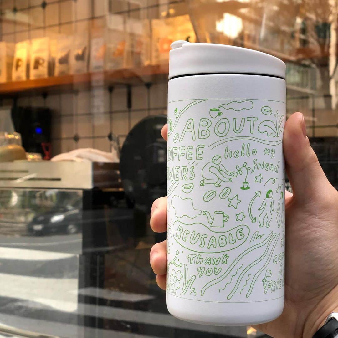 ABOUT LIFE COFFEE BREWERSさんのインスタグラム写真 - (ABOUT LIFE COFFEE BREWERSInstagram)「@miir Original Tumbler designed by @midnightgracie is available at ALCB!!!😉✨ 12oz size is fit for hot&cold coffee keep tasty👌 Please enjoy our coffee with keep tasty and no waste.☕️✌️  店頭でも好評のMiiRオリジナルタンブラーは @midnightgracie さんによるイラストが全面に施されており、保温もしっかりできるので寒さが厳しくなってきても、温かいコーヒーをどこでもお楽しみ頂けますよ！ オフィスでの使用だけでなく、キャンプやアウトドアにも大活躍です！✨  aboutlifecoffeebrewers #aboutlifecoffee #onibuscoffee #onibuscoffeenakameguro #ratiocoffeeandcycle #akitocoffee #stylecoffee #specialtycoffee #tokyocoffee #tokyocafe #shibuya #tokyo」11月27日 9時26分 - aboutlifecoffeebrewers