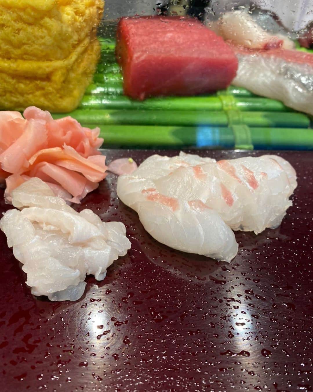 市川海老蔵 （11代目）さんのインスタグラム写真 - (市川海老蔵 （11代目）Instagram)「YouTube Live from 10:00(JST).  At a sushi place now🍣 When I come back to Edo (Tokyo), I have a craving for Edo-style food. * 10時からYouTubeライブします。 今は寿司に🍣 お江戸戻ると江戸前恋し。  #市川海老蔵 #海老蔵 #成田屋 #歌舞伎  #和 #日本文化 #ABKAI #ABMORI #ebizoichikawa #ebizo #kabuki #kabukiza #thunderparty #ebizotv #theater #theaterarts #actor #japan #classic  #kabukiactor」11月27日 9時44分 - ebizoichikawa.ebizoichikawa