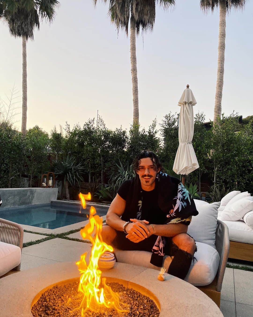 Steven Kellyのインスタグラム：「Grateful. Happy Thanksgiving everyone 🙌🏽」