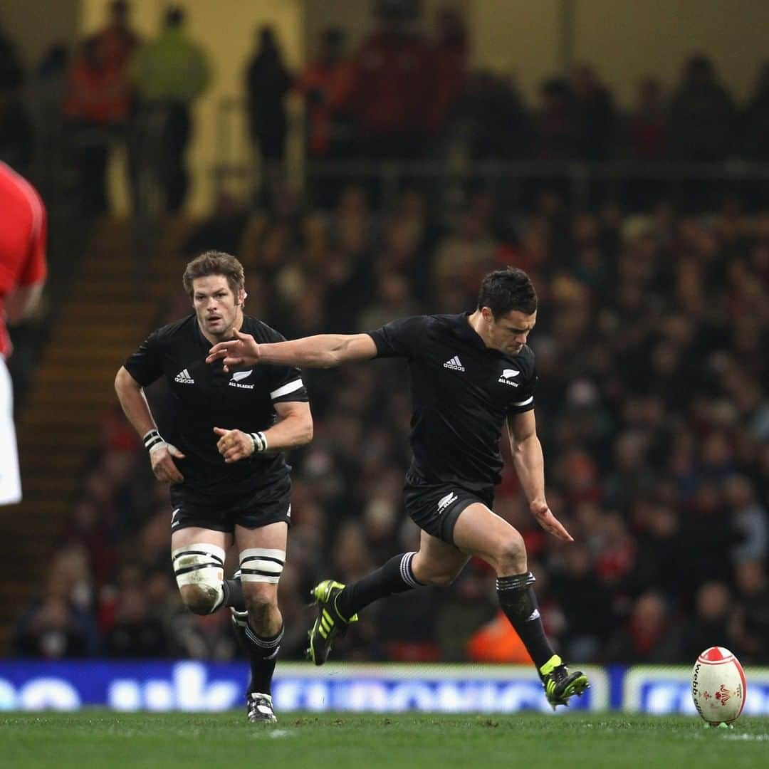 ワールドラグビーさんのインスタグラム写真 - (ワールドラグビーInstagram)「10 years ago today, Dan Carter broke the all-time points record in test rugby 🇳🇿  Sum up the All Blacks' no.10 in one word below 👇」11月27日 20時59分 - worldrugby