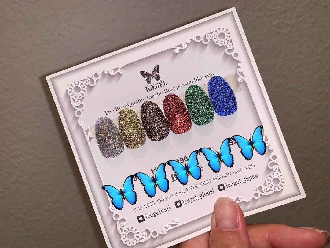 mamijinguのインスタグラム：「@icegel_japan  スターフラッシュネイル💅✨  色の感じと写真の撮り方等YouTubeしました👇 https://youtu.be/AYx1Uc98pTs  #jillandlovers #nail #nailart #paragel #gelneil#gel #ネイル #ネイルアート #me #look #love #かわいい」