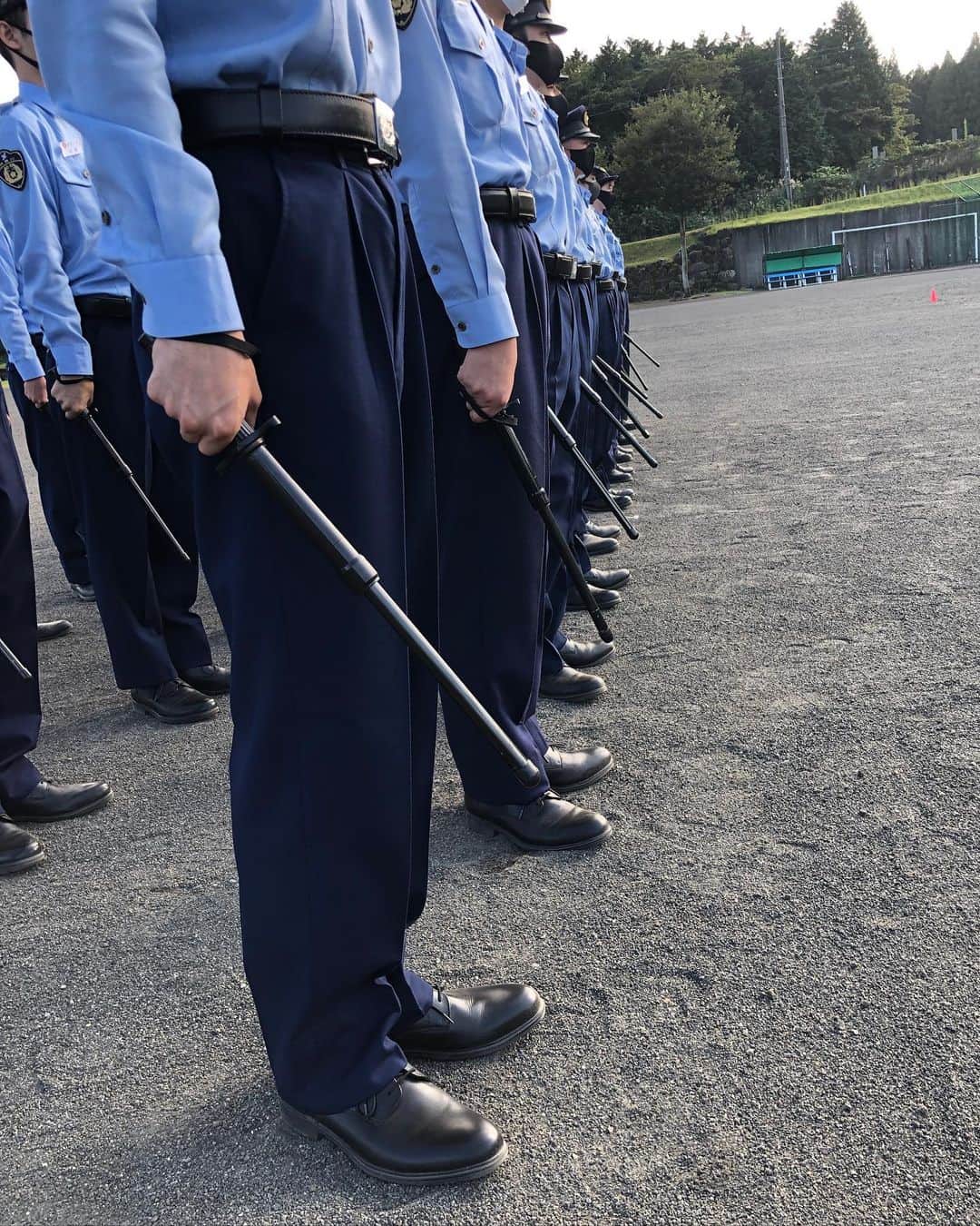 和田正人さんのインスタグラム写真 - (和田正人Instagram)「点検訓練時の教官の目線。  警棒の角度が揃ってない…  こーゆーのを見つけて、メッチャ怒るのが私の役目です。  どーも須賀です。  #教場2」11月27日 19時39分 - daaaaaawaaaaaa