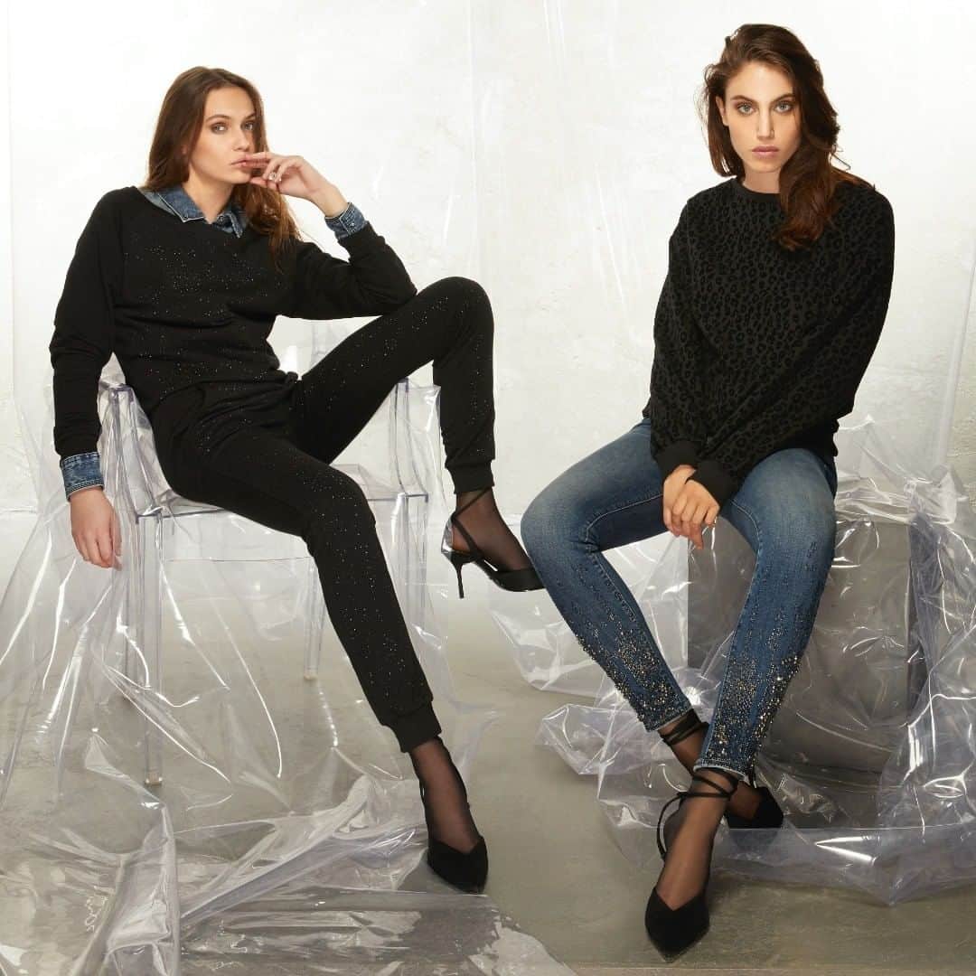 メットのインスタグラム：「Get inspired by these total looks!   #DenimLovers #Denim #FeelTheDifference #ILoveMet #FW2021Collection」