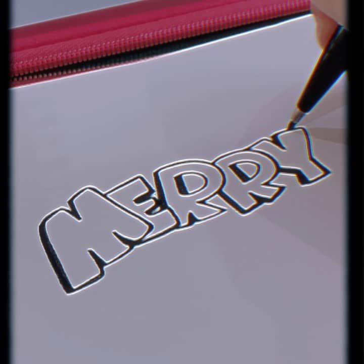 Pirakoのインスタグラム：「🎄  クリスマスが一年の中でいっちゃん好き！！！！ 街がキラキラしてて楽しい音楽沢山あって ワクワクするよね🤩🌼」
