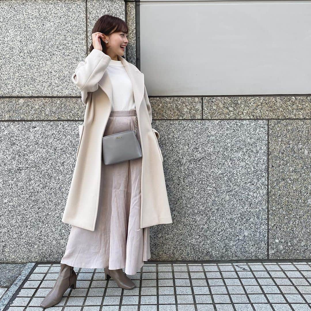 中塚美緒のインスタグラム：「冬服も楽しも〜😍🤍  #冬服コーデ #表参道 #ホワイトコーデ」