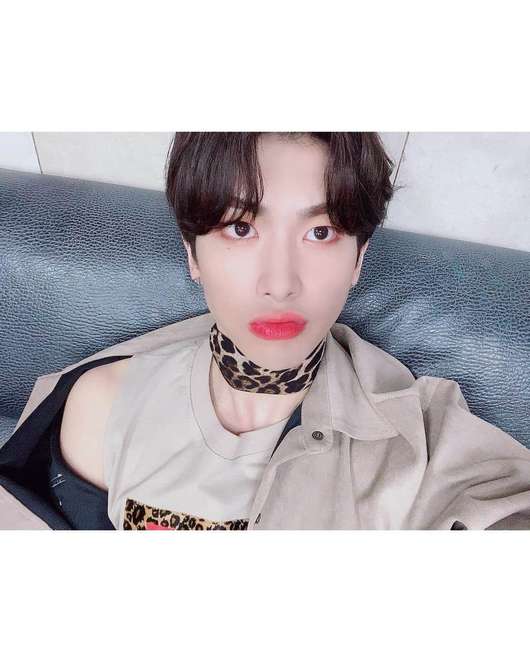 UP10TIONさんのインスタグラム写真 - (UP10TIONInstagram)「내일 봐💛 #샤오 #xiao」11月27日 20時13分 - u10t_official