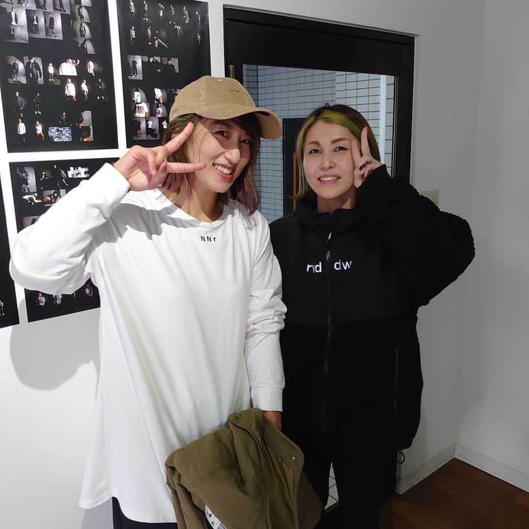杉山しずかのインスタグラム：「with @inception_himeji  リエさんナオキさん @rvddw_tokyo  #rvddw #inception #himeji #yakiniku」