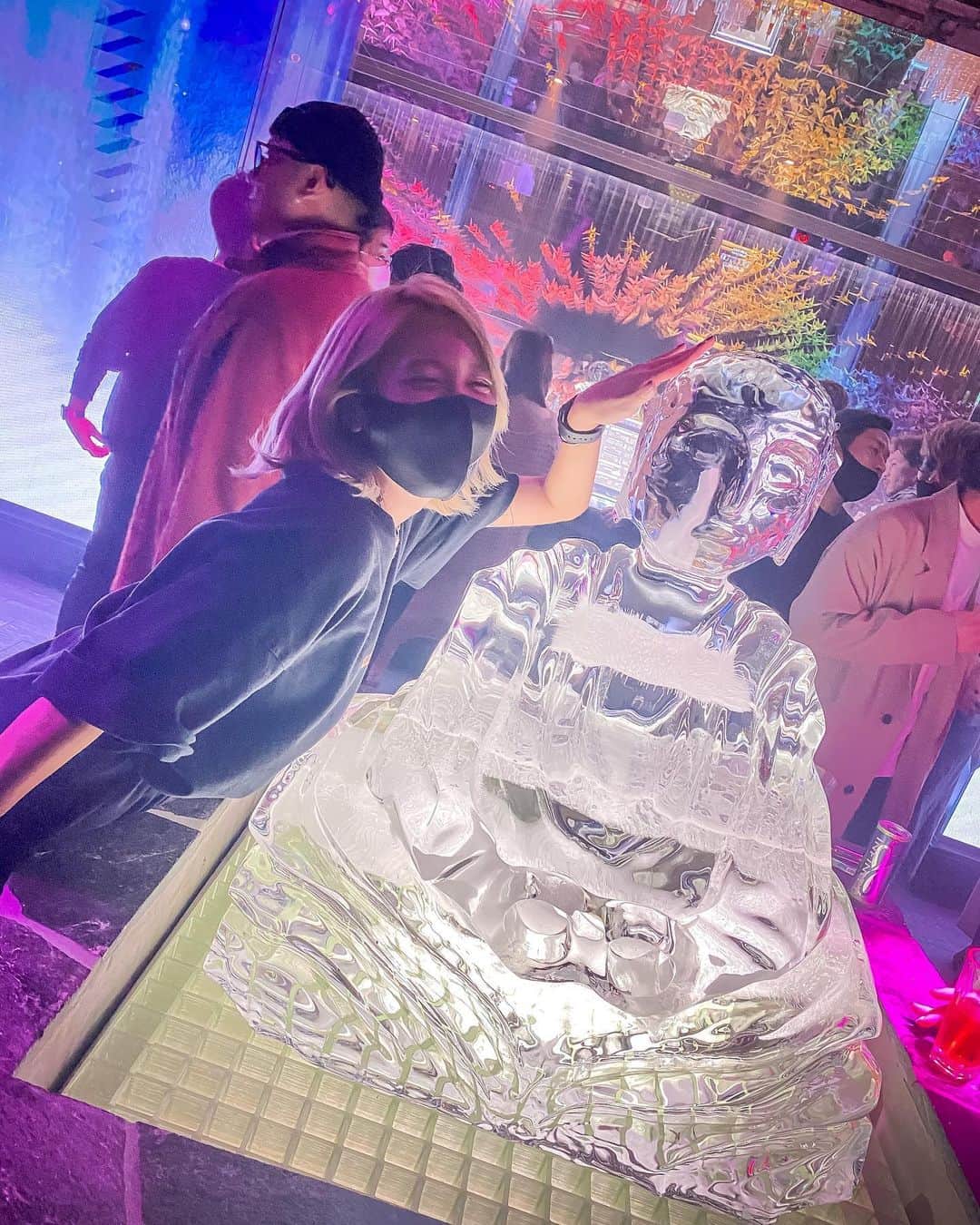 DJ CHI☆MEROのインスタグラム：「🙏 . 朝見たら頭無くなってた…🥺ぴえんまる どうやら溶けないわけじゃないらしい。 . ゲームもあって頭なくなる大仏もいる 【 @t2nagoya 】 次回の出演は12/27(日)です！ . まだまだ油断出来ませんが お仕事させて頂ける事に感謝です🙇‍♂️ 年末なので是非会いに来てくださいネ！」
