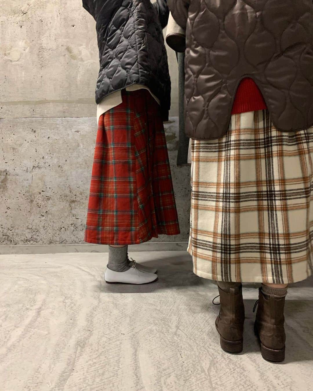 SM2olohuone LUMINE立川店さんのインスタグラム写真 - (SM2olohuone LUMINE立川店Instagram)「⠀  冬の装いにプラスしたい プリーツスカート♡ トラッドコーデにぴったりなチェック柄と⠀ どんなコーデにも合わせやすい無地でラインナップ。⠀ アクセントになるベルト付きで ニットやブラウスをインして見せても◎⠀ ⠀ モデルkazumiさん @kazumi0728 の バナーが目印です！ ぜひ店頭でご覧下さい♩  【 SamansaMos2 】 Knit ¥5.500 blouse ¥3.080 skirt ¥4.620 / tax.incl 身長 left 162㎝ right 163㎝  ⠀⠀ ⠀⠀⠀  ⠀  #2020#winter#correction#lumine#tachikawa#olohuone#fashion#samansamos2#tsuharu#girly#happy#fashion#life#staffsnap#love#me#冬#羊飼いの唄#🐑#ルミネ#リネン#ルミネ立川#サマンサモスモス#立川ルミネ#立川#ツハル#tsuharubysamansamos2 ⠀ ⠀⠀ ⠀ ⠀ ⠀⠀ ⠀ ⠀⠀  ⠀ ⠀」11月27日 20時25分 - sm2olohuone_lumine
