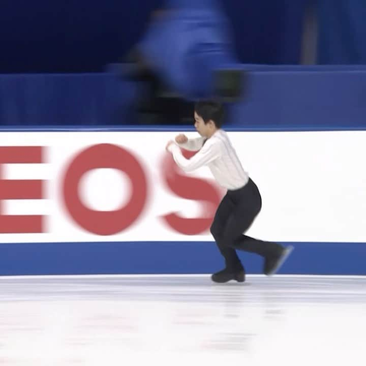 ISUグランプリシリーズのインスタグラム：「1⃣  Yuma Kagiyama 🇯🇵 takes the lead in the Men's Event as day 1 at the NHK Trophy comes to an end! 👀🤩   #GPFigure #FigureSkating」