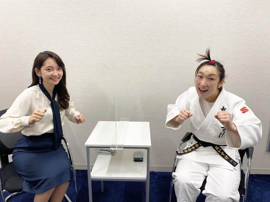 テレビ東京「柔道」さんのインスタグラム写真 - (テレビ東京「柔道」Instagram)「世紀の一戦まであと16日‼️ 元強化選手で現在は柔道芸人として活躍する #あいすけ さんがテレビ東京に😆 @aisuke.aokiai   ご自身の経験や、取材を通して感じてきたこと、 この一戦の重みを柔道愛たっぷりに語って下さいました🙌  その模様は後日、 #テレビ東京スポーツ  公式 #YouTubeチャンネル でお伝えします🙌  #鈴木桂治 さんからいただいたという帯をしめて 口にしたのは、、、 ・ ・ ・ ・ 「私は #井上康生 さん派ですけどね☺️」  #テレビ東京 #柔道 #tvtokyo #judo #tokyo2020  #娘_  #Youtube  #プリッとChannel #竹﨑由佳 #テレビ東京アナウンサー @yuka_bambooo  ⚡️⚡️⚡️⚡️⚡️⚡️⚡️⚡️⚡️ テレビ東京系列で生中継‼️ #12月13日 #午後4時から #東京五輪男子66キロ級代表内定決定戦 #丸山城志郎 vs #阿部一二三　 #ネット生配信も #1213onematch」11月27日 20時34分 - tvtokyo_judo
