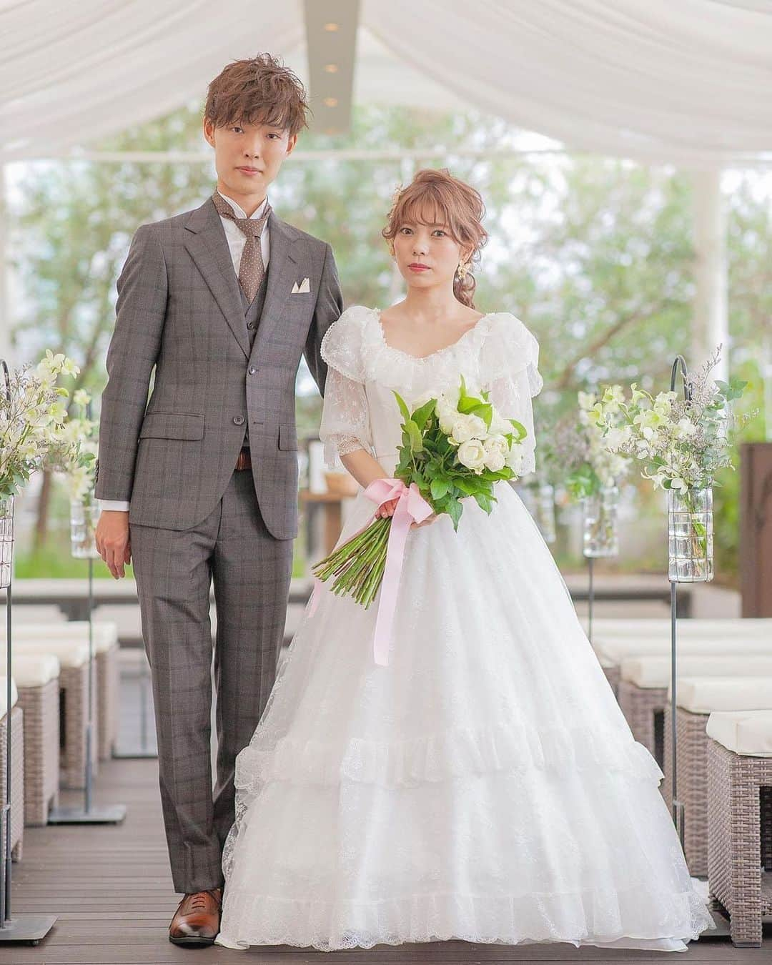 プレ花嫁の結婚式準備サイト farny 【ファーニー】さんのインスタグラム写真 - (プレ花嫁の結婚式準備サイト farny 【ファーニー】Instagram)「@farny_weddingをフォローして #プラコレ #farnyレポ を付けて投稿してくださいね♥ . :-: :-: :-: :-: :-: :-: :-: :-: :-: 本日紹介したいウェディングフォトは・・・ @yy201004さん♡ . お袖つきのクラシカルドレスが ナチュラルでお洒落な会場内に とってもよくマッチしていますね✨  ぜひコーディネートの 参考にされてみてくださいね♥ . ==================== 👗:@dressproduction ====================  \\花嫁ライター募集中// @farny_wedding の DMより”Farny 花嫁ライター希望”とお送りくださいね◎ 担当者から折り返しご連絡さしあげます⁂ . \\花嫁アプリ // プロのアドバイザーに結婚式の相談を何度でも♡ ウェディングドレスの記事や、 自分のウェディングレポを残せちゃう♡” . ＞＞＞TOPのURLからcheck ⋈ @placolewedding ＞＞＞結婚のご相談は プラコレウェディングアドバイザーへ♡ @wedding_adviser ＞＞＞ウェディングレポを残したいなら、 farny by プラコレをcheck ✎ @farny_wedding ＞＞＞ウェディングアイデア＆DIYは ドレシーアイデアcheck ❁ @dressy_idea . ┈┈┈┈┈┈┈┈┈┈┈┈┈┈┈┈┈┈┈ #プレ花嫁 #卒花嫁 #結婚準備 #結婚式 #結婚式場 #当日レポ  #weddingtbt #ウェディングフォト #卒花しました #farnyレポ #前撮り #大人花嫁 #2020冬婚  #2021春婚 #クラシカルウェディング #花嫁コーディネート #ウェディングドレス #スリーブドレス #おしゃれ花嫁 #チャペルフォト #ナチュラルウェディング #ブーケ」11月27日 20時35分 - farny_wedding