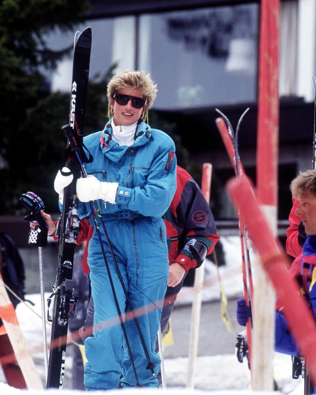 Vogue Parisさんのインスタグラム写真 - (Vogue ParisInstagram)「We continue to explore the enduring inspiration of Lady Diana’s dress sense with a deep dive into her take on ski style. Which is your favorite look for the slopes? #LadyDiana」11月27日 20時40分 - voguefrance
