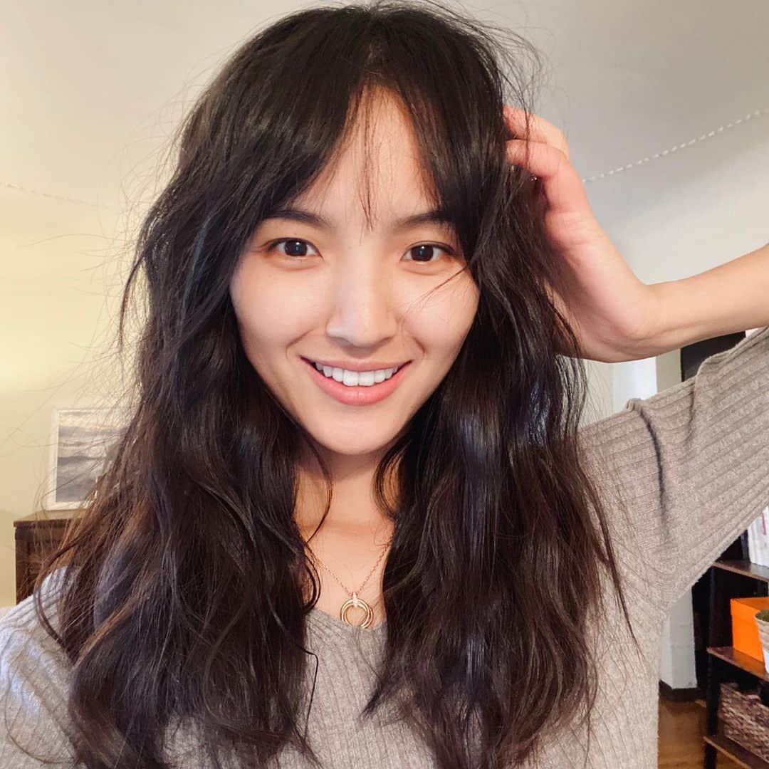 のインスタグラム：「🙂」