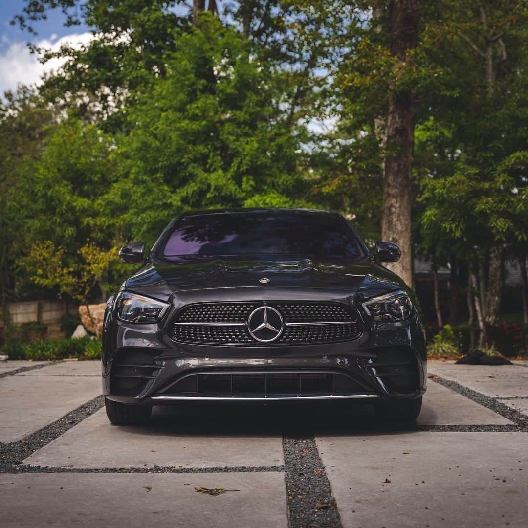 メルセデス・ベンツさんのインスタグラム写真 - (メルセデス・ベンツInstagram)「More dynamic design, sporty aura and next generation driving assistance systems.  📷 @mercedesbenzusa  #MercedesBenz #Eclass #Sedan #Saloon」11月27日 12時00分 - mercedesbenz